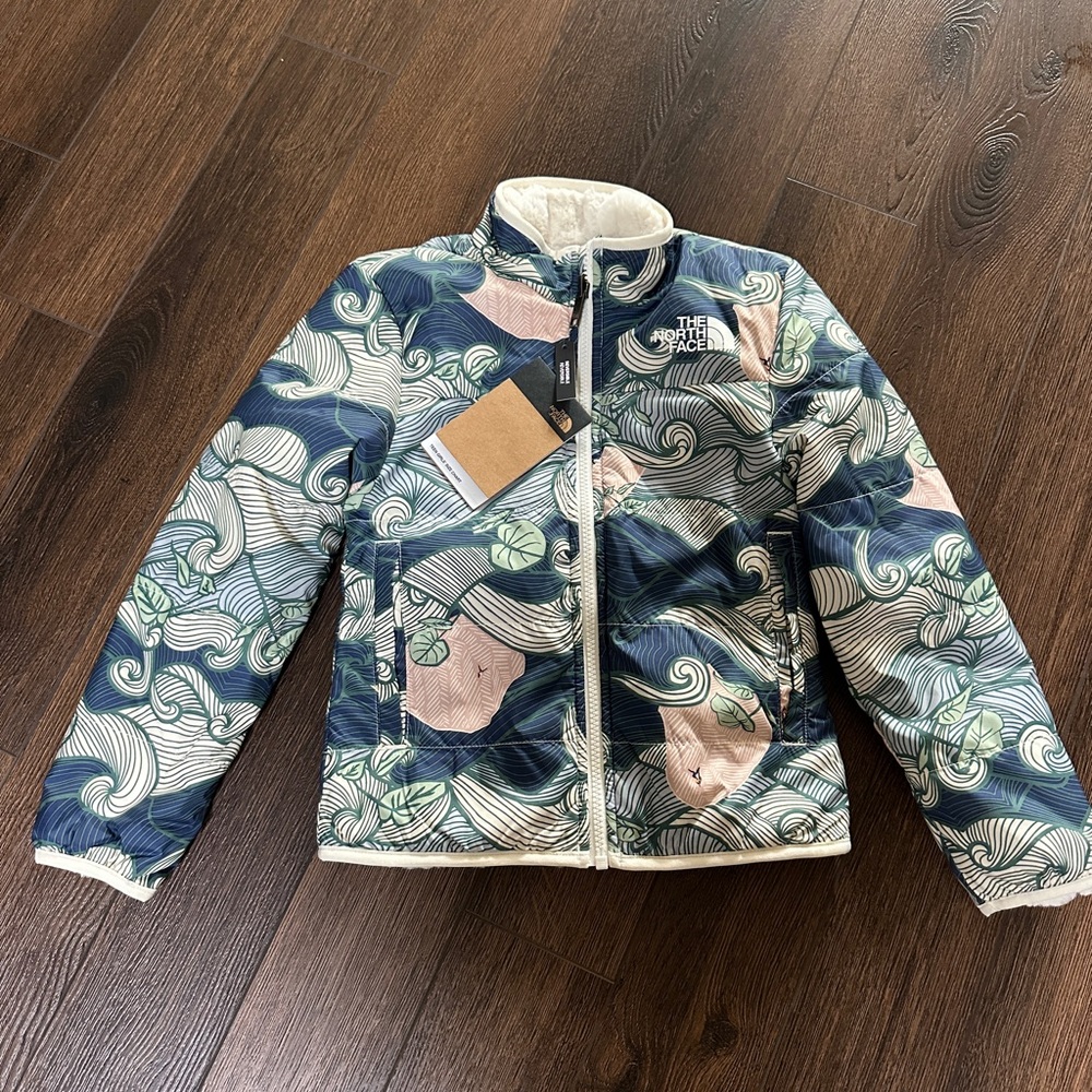 The North Face Kids' Navy and Cream Mossbud Swirl Jacket, NWT, XS.